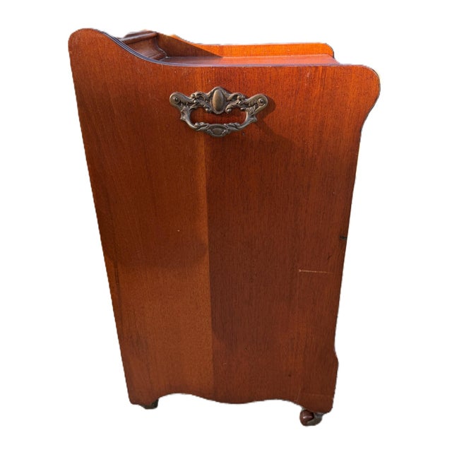 Antique 19th Century Victorian Hand Carved Coal Purdonium Box W/ Metal Liner & Casters For Sale In Panama City, FL - Image 6 of 7