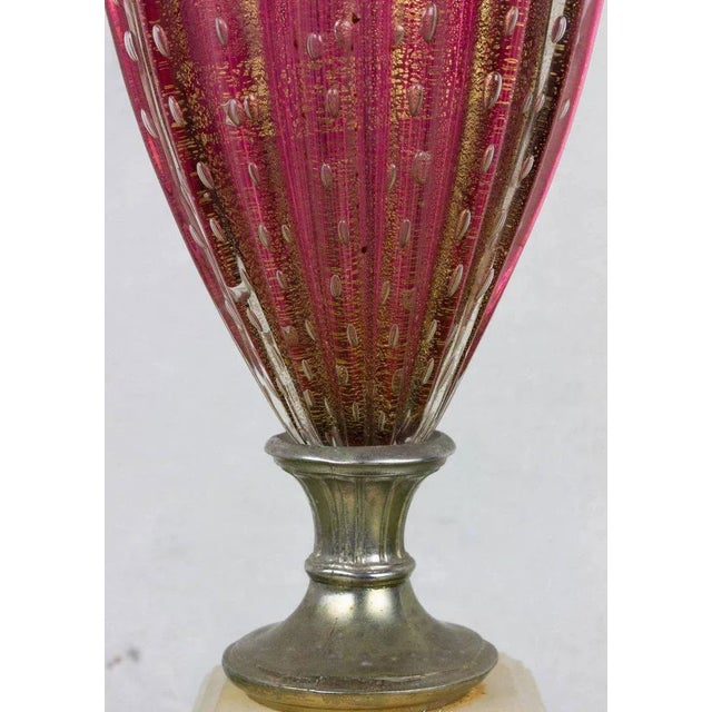 1950s Italian Mid-Century Murano Glass Table Lamp With Gold Inclusions and Marble Base For Sale - Image 5 of 9