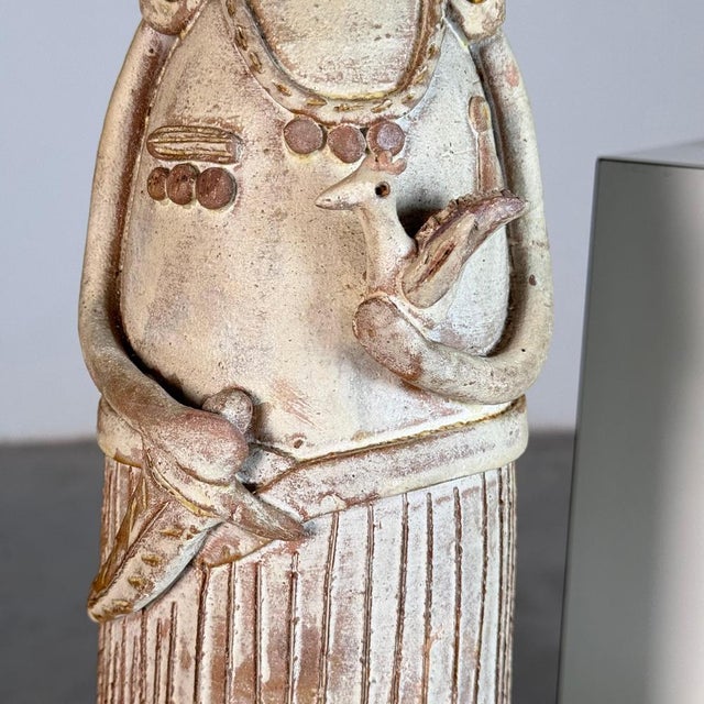 Beige Hand-Sculpted Terracotta Figures attributed to Saverio Farci, 1960s, Set of 2 For Sale - Image 8 of 18