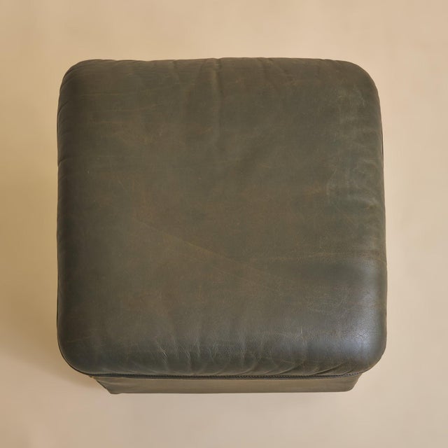 Swiss Olive Leather DS 49 Ottoman by De Sede, 1970s - 2 Available For Sale - Image 9 of 13