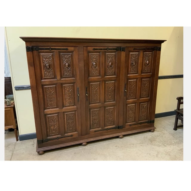 Age: circa 1940 Wood type: solid oak Condition: very good, meticulously maintained, fully restored original condition...