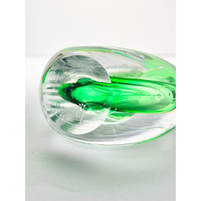 Green 1990s Adam Jablonski Art Glass Teardrop “Pear” Green Paperweight Sculpture For Sale - Image 8 of 8