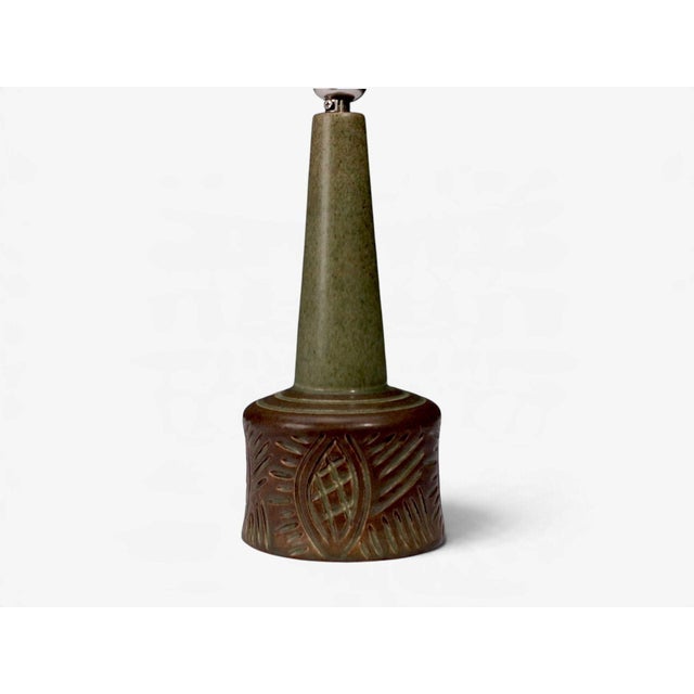 1960s Mid-Century Modern Pm Keramik, Tall Table Lamp, Green and Brown Carved Ceramic For Sale In New York - Image 6 of 11