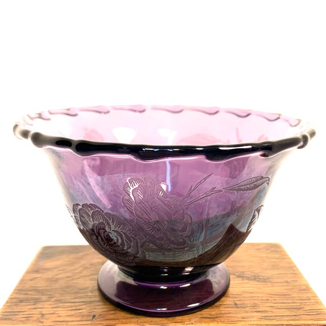 Mid-Century Modern Early 20th Century Mid Century Modern Fostoria Floral Etched Amethyst Glass Century Pedestal Serving Bowl For Sale - Image 3 of 10