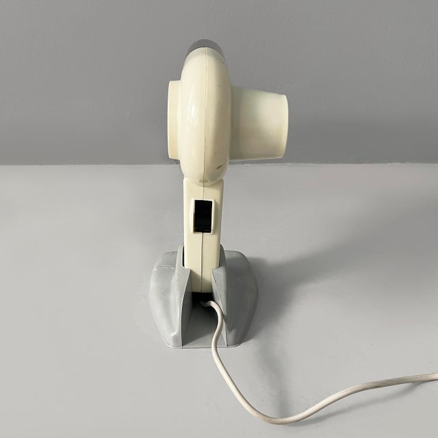 1970s Italian Modern White Plastic and Metal Hair Dryer by Elchim, 1970s For Sale - Image 5 of 16