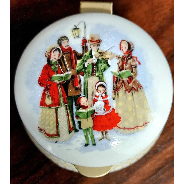 Ayshford Christmas Scene English Fine Bone China Round Box For Sale - Image 11 of 11