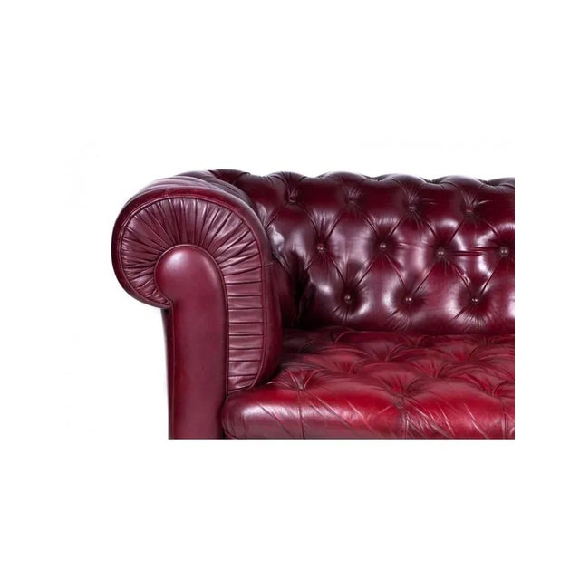 This beautiful Chesterfield Victorian sofa circa XIX century. Chesterfield three-seater sofa with fully buttoned base a...