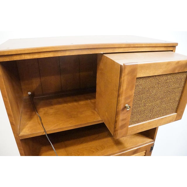 Brown Ethan Allen Rare Heirloom Nutmeg Maple CRP Custom Room Plan 30" Shutter Door Radio Cabinet W. HiFi Turntable 10-4510p / 10-4039 For Sale - Image 8 of 18