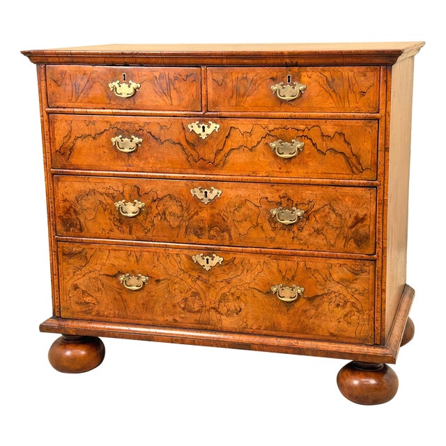 Queen Anne Walnut Chest of Drawers, 1710 For Sale