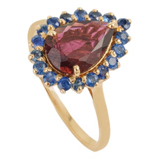Retro Style 18k Yellow Gold 1.77ct Rubelite & Blue Sapphire Halo Ring Size 9 For Sale