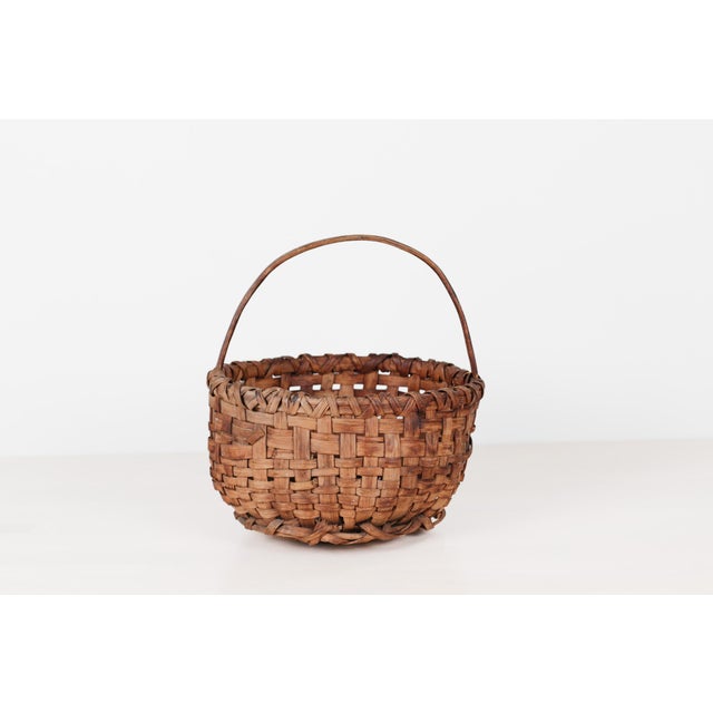 Late 19th to Early 20th Century Hand-Woven American Splint Gathering Basket For Sale In Lexington, KY - Image 6 of 11