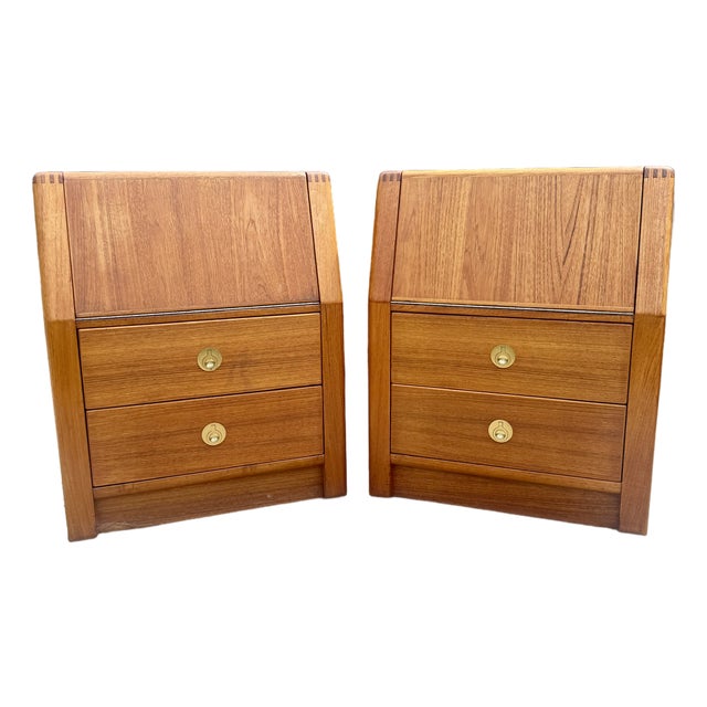 Vintage Danish Modern Style Teak Nightstands, a Pair For Sale