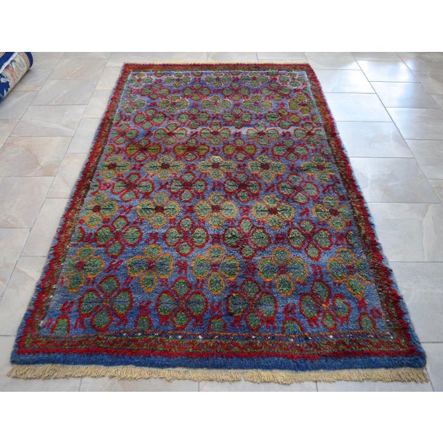 Traditional 1940s Vintage Turkish Oushak Rug Hand Knotted High Pile Area Rug - 4′10″ × 8′5″ For Sale - Image 3 of 12