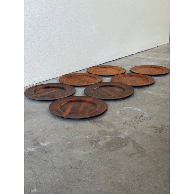 1960s Mid Century Danish Rosewood Plates by Morsbak – Set of 7 Vintage Scandinavian Modern Wood Plate Char For Sale In Los Angeles - Image 6 of 7