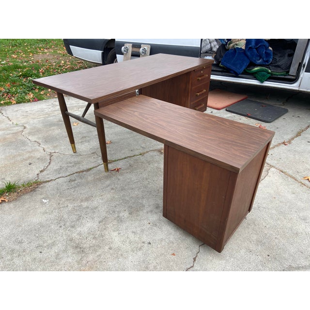 Mid-Century Modern Alma Vintage Mid Century Modern L Shape Executive Desk For Sale - Image 3 of 12
