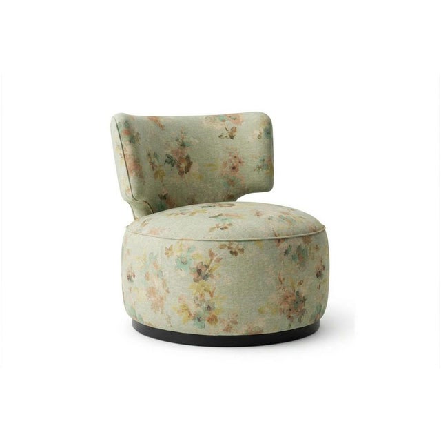 Height 70 cm.Width 74 cm.Depth 70 cm. Seat height 40 cm.