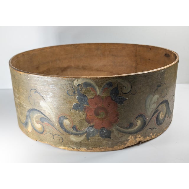 19th Century Large Norwegian Pine Tine Box With Rosemaling, Signed For Sale In New York - Image 6 of 13