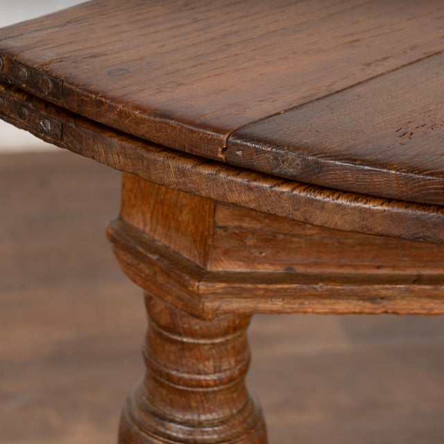 Early 19th Century Oak Round Drop Leaf Gate Leg Table Console For Sale - Image 10 of 14