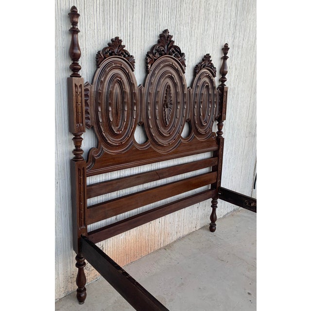 1900 - 1909 Early 20th Carved Medallions Full Doble Bedframe For Sale - Image 5 of 12