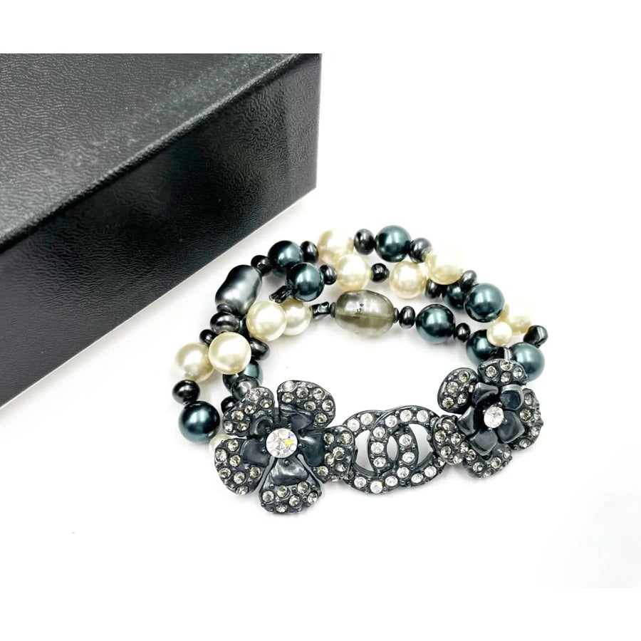 【CHANEL】★Vintage★BRACELET ブレスレット Chanel Vintage Rare Gunmetal CC Flower Crystal Grey Pearl 3