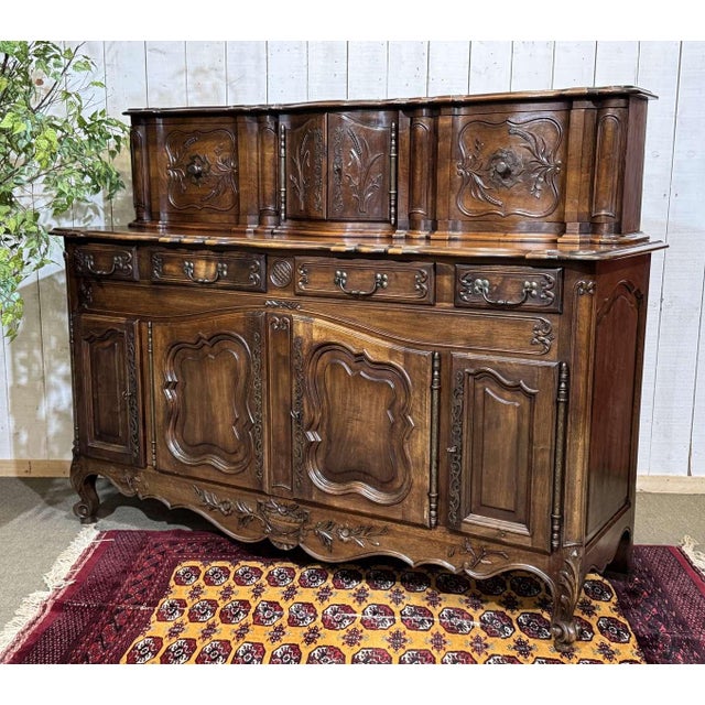 Louis XV Provençal Sideboard with Sliding Doors in Walnut, 1950s For Sale - Image 4 of 18