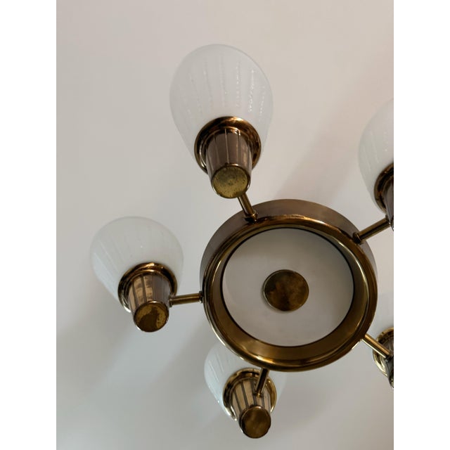 White Mid-Century Brass Chandelier by Harald Notini and Uno Westerberg for Böhlmarks, 1950 For Sale - Image 8 of 12