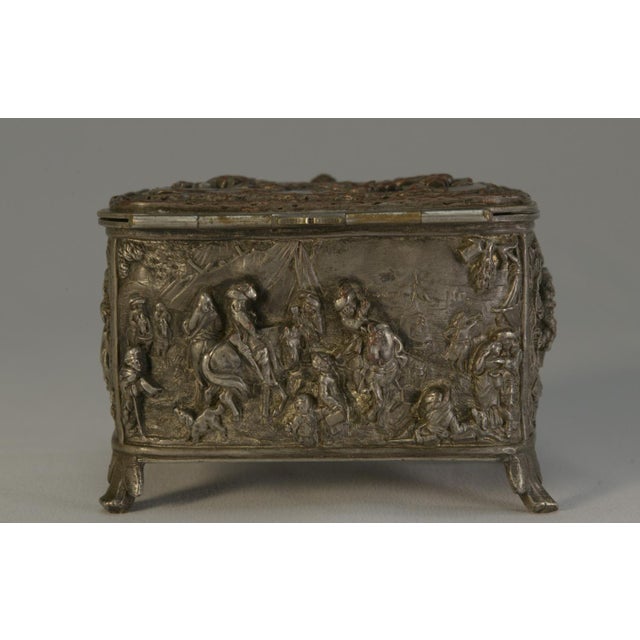 Silver-Plated Embossed Copper Box, Early 19th Century For Sale - Image 9 of 15