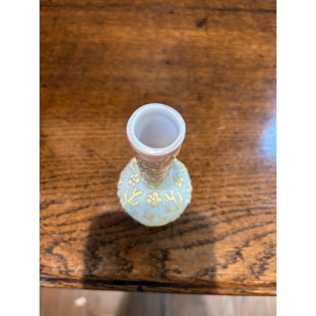 Late 19th Century Antique Victorian Mount Washington Coralene Shaded Pink Art Glass Bud Vase 4" For Sale - Image 5 of 8