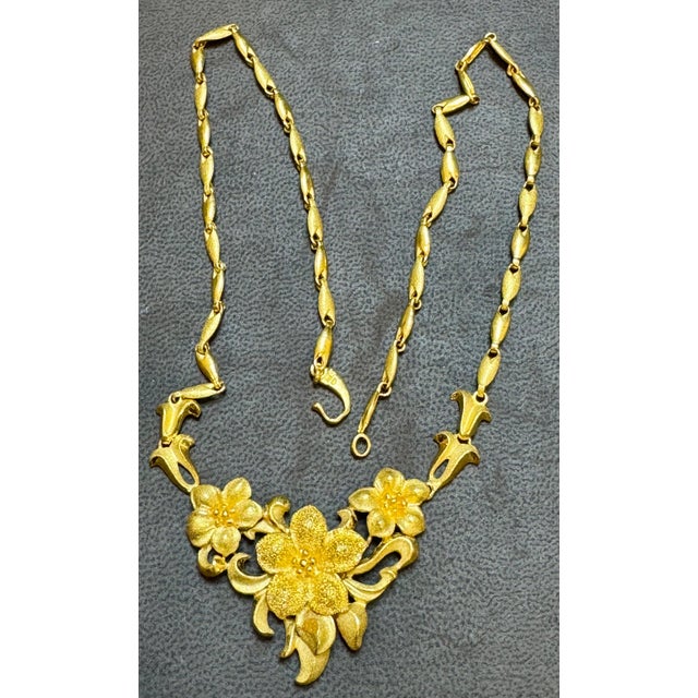 Metal 24 Karat Pure Gold Hand Made Yellow Gold Solid Flower Necklace, 37 Gm, 18 Inch For Sale - Image 7 of 18
