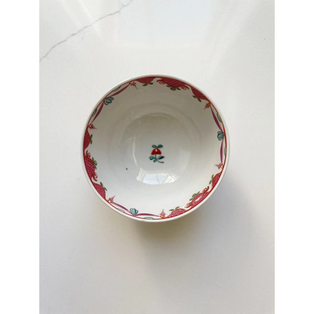 Antique Porcelain 18th Century English Floral Sipper Handleless Tea Cup For Sale In Dallas - Image 6 of 8