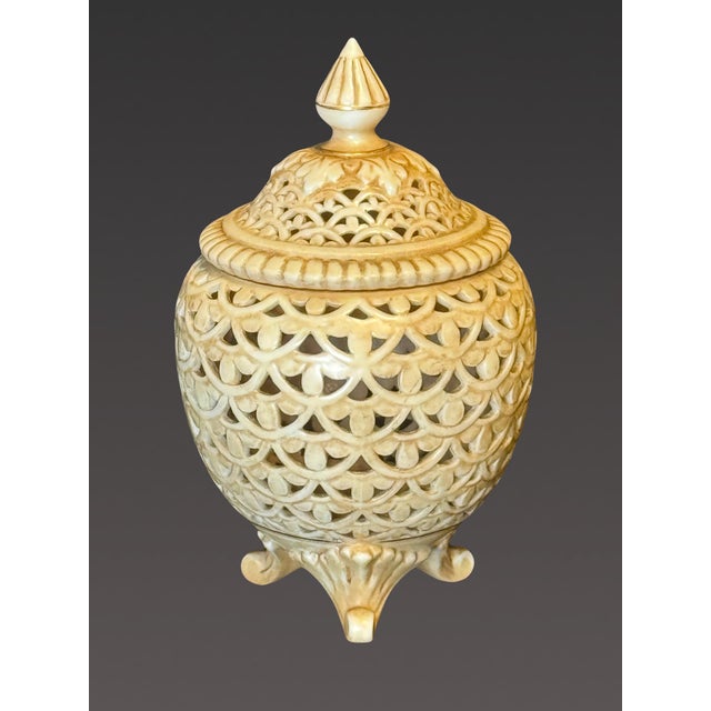 English Rare Antique Royal China Works Worcester Reticulated Pot Pourri Vessel / Vessel / Vase 1905. #670 For Sale - Image 3 of 8