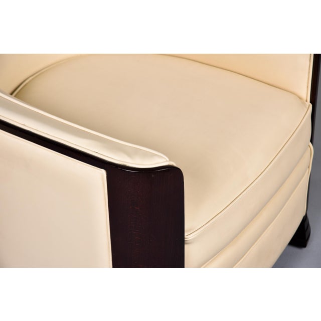 French 1930s Art Deco Club Chairs in Cream Leather With Hardwood Frames - Pair For Sale - Image 9 of 12