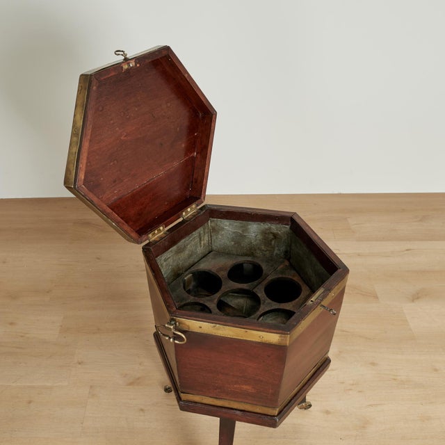 Antique English Mahogany Georgian Wine Cooler or Cellarette For Sale - Image 12 of 17