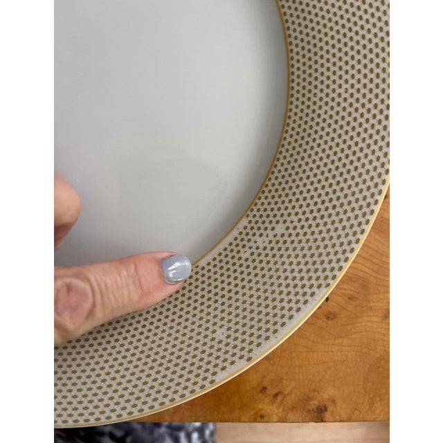 Contemporary Set of Four (4) Godinger Pea Green and Gold Lattice 10.75” Plates For Sale - Image 3 of 10