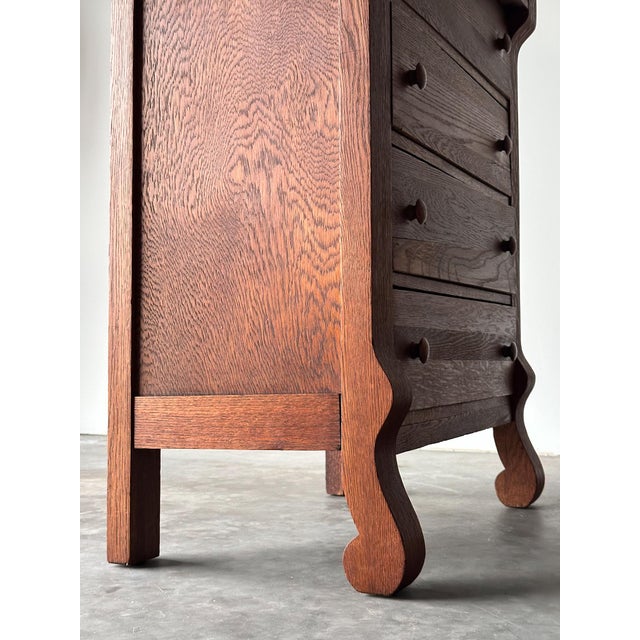 Early 20th Century Quartersawn Oak Chest of Drawers, Turn-of-the-Century For Sale - Image 17 of 18