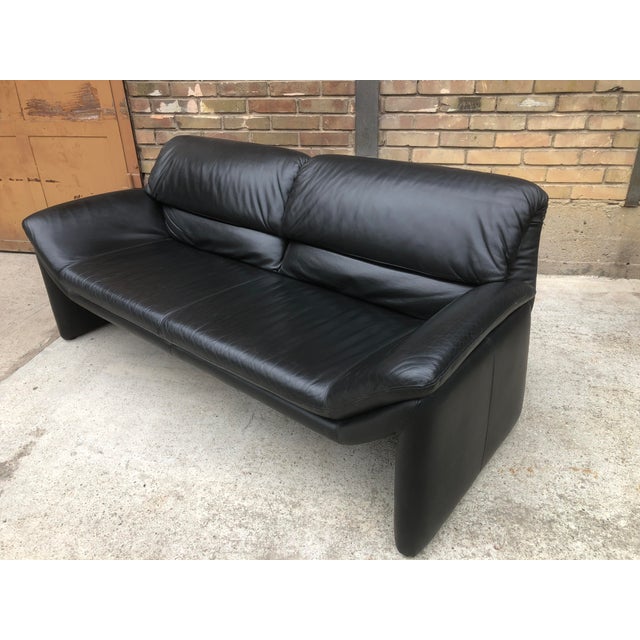 Three-Seater Sofa in Black Genuine Leather by Hans Kaufeld for de Sede, 1980s For Sale - Image 9 of 10