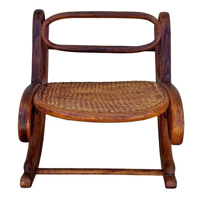 1900-1909 Vienna Secession Bent Oak & Cane Rocking Foot W/ Bolt Stool by Thonet No.7001 For Sale - Image 4 of 8