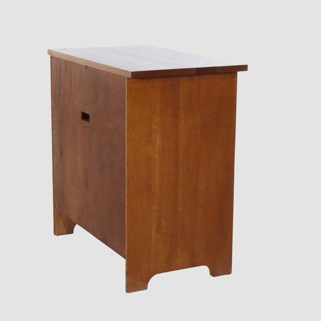 Stickley Arts & Crafts Mission Oak 2-Drawer Entertainment Cabinet 20thC For Sale - Image 9 of 12