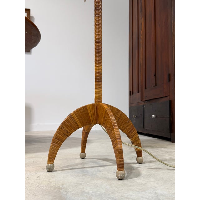 Sculptural Split Reed Cane Rattan Floor Lamp Woven Rope Shade Spherical Metal Feet For Sale - Image 10 of 17