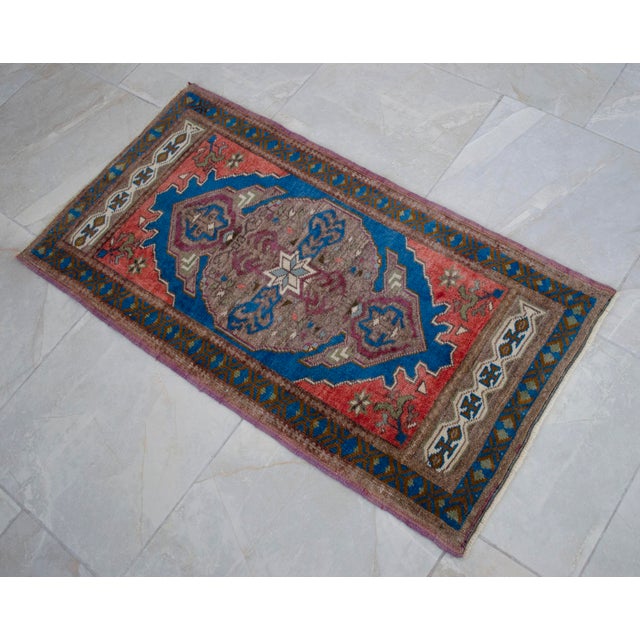 1970s Hand Knotted Small Oushak Rug Mini Rug Mat - 1'10" X 3'5" For Sale - Image 11 of 14