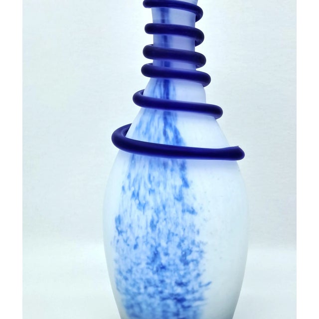 Vintage Handcrafted White and Blue Swirl Bud Art Glass Vase For Sale - Image 9 of 10