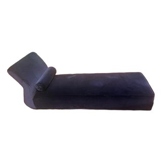 Modern Chaise in Blue Velvet Attributed to Dialogica For Sale