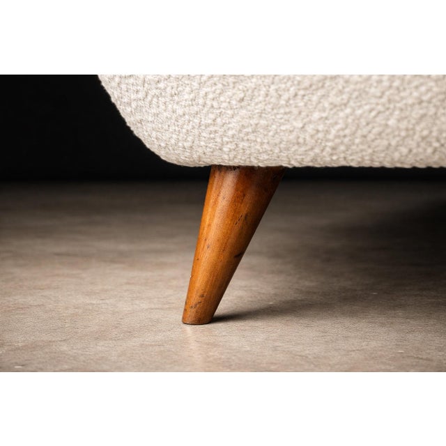 Sofa in Hardwood and Off-White Bouclé by Giuseppe Scapinelli, Brazil, 1950s For Sale - Image 13 of 15