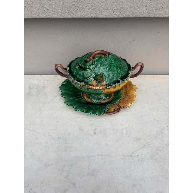 19th Century Majolica Wedgwood Leaves Tureen For Sale In Austin - Image 6 of 10