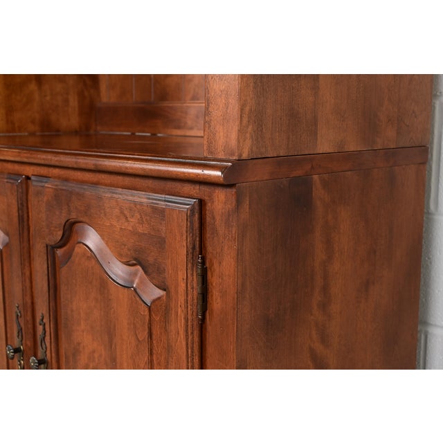 Brown Ethan Allen French Provincial Louis XV Solid Maple Bookcase or Display Cabinet For Sale - Image 8 of 13