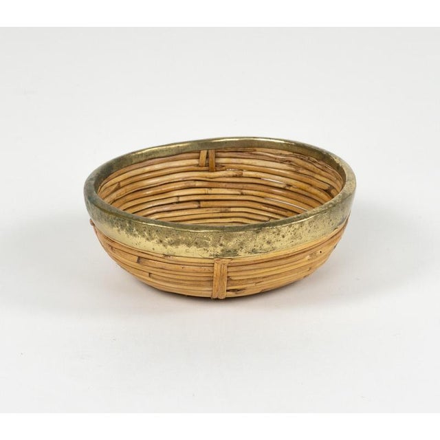 Mid-Century Round Bowl or Centerpiece in Bamboo, Rattan and Brass, Italy, 1970s For Sale - Image 9 of 11