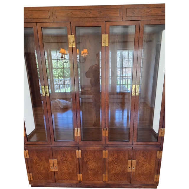 1980s Henredon Scene One Campaign Oak Breakfront China Cabinet Hutch Display Curio For Sale - Image 11 of 15