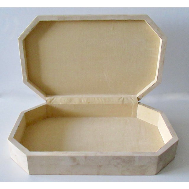 Ecru Maitland Smith Large Tessellated Stone, Hinged Keepsake Box For Sale - Image 8 of 18