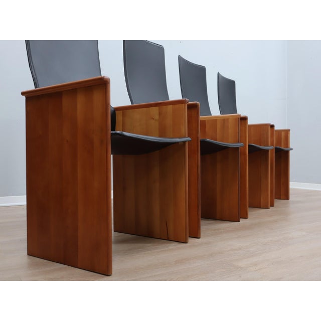 Mid-Century Modern Segesta Chairs in Walnut and Black Leather by Afra & Tobia Scarpa for Stildomus, 1970s, Set of 4 For Sale - Image 3 of 18