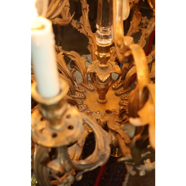 Early 20th Century French Rococo Style Gilt Bronze Putti 16 Light Chandelier For Sale - Image 15 of 18